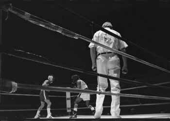 Israeli MMA Fighter and Policeman Knocks Out Anti-Semitic Kazakh Opponent in 1st Round