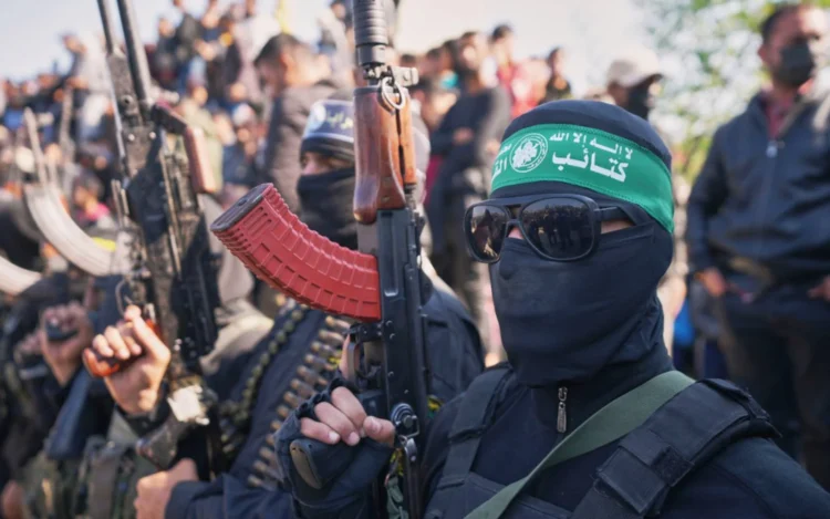 Hamas Halts Hostage Release, Escalating Ceasefire Crisis